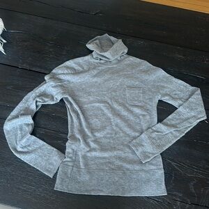 Ellie Tahari lightweight cashmere sweater